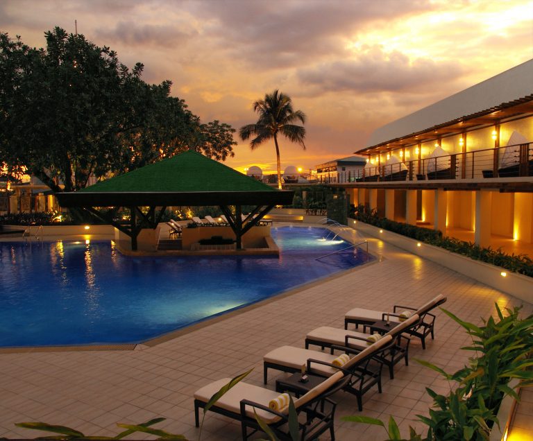 hotel lobby meaning in tagalog
