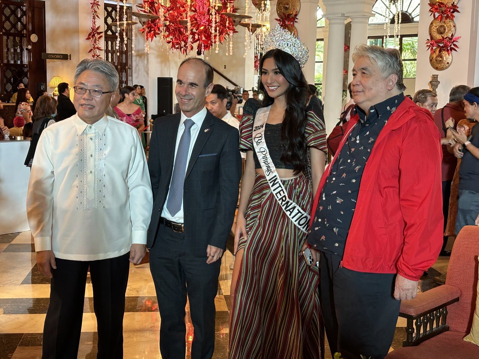 Dustin Yang The Manila Hotel Heralds the Holiday Season with its Annual Christmas ...